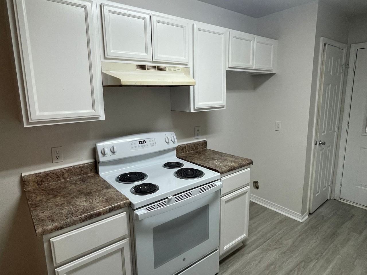 31 Grand Lido - Photo 4 of 14