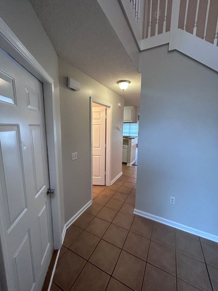 164 164 N Springview Dr - Photo 2 of 18