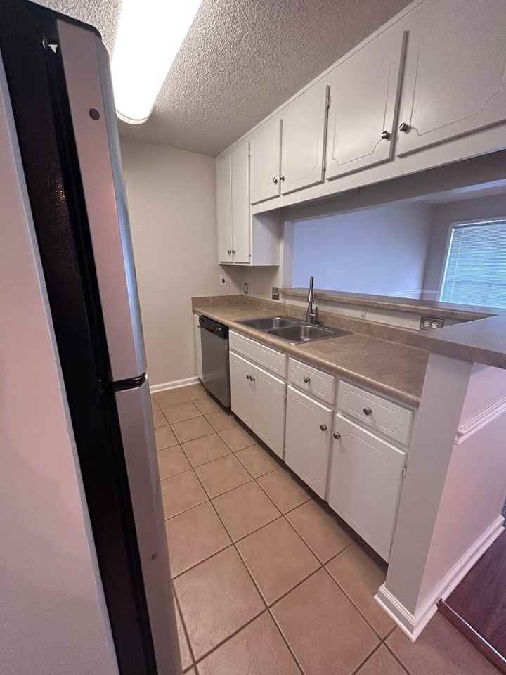164 164 N Springview Dr - Photo 3 of 18