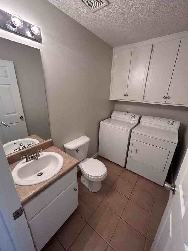 164 164 N Springview Dr - Photo 5 of 18