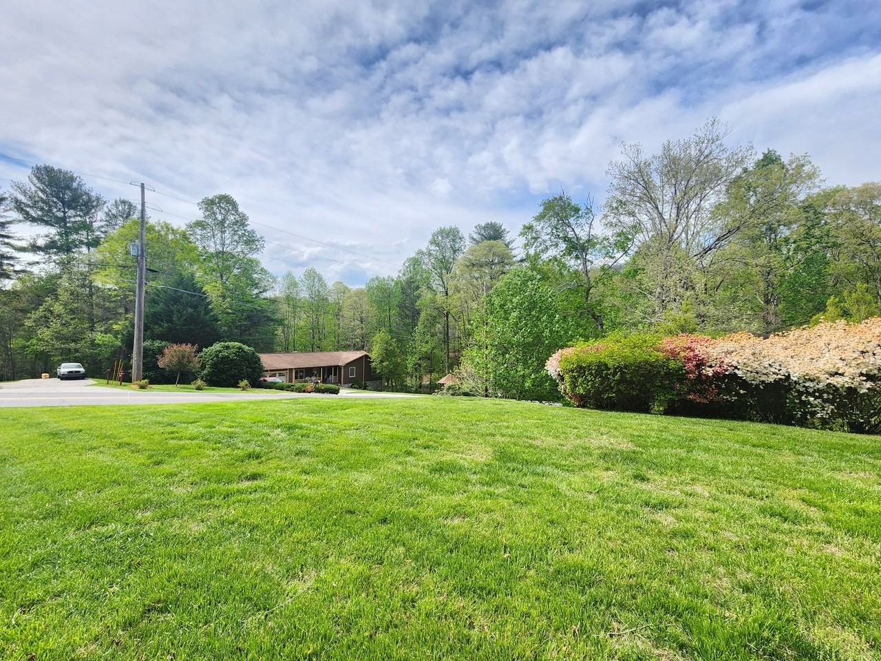 590 Deep Woods Dr - Photo 4 of 25