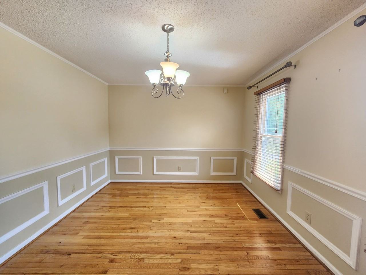 590 Deep Woods Dr - Photo 6 of 25