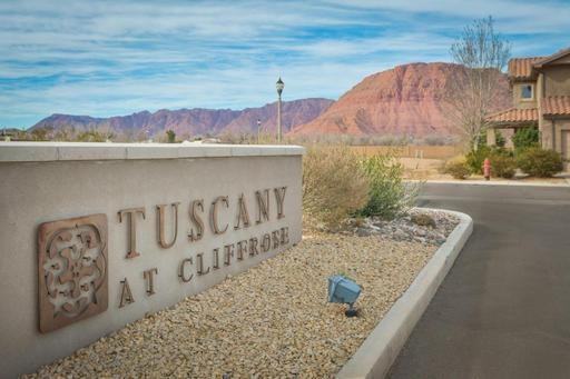 2482 Bella Vista Dr - Photo 2 of 20