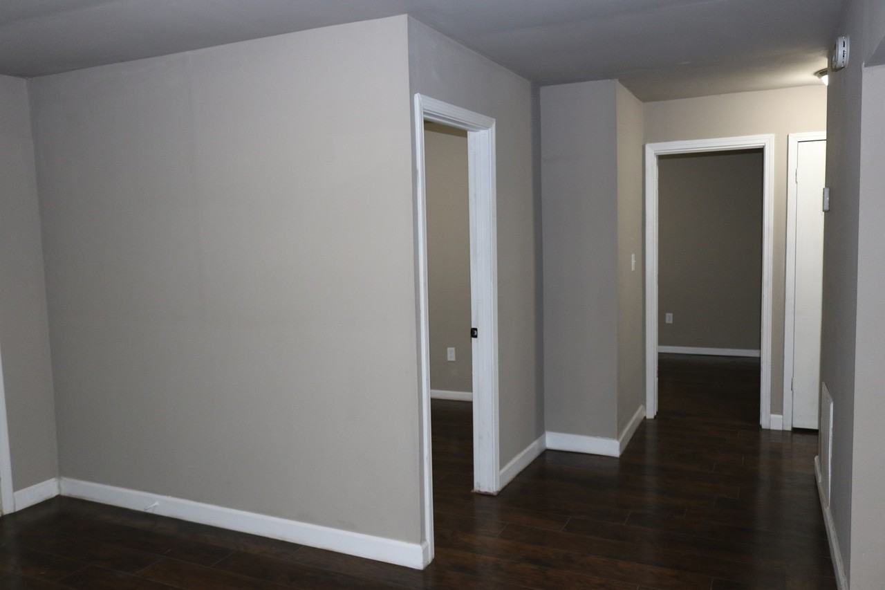 1026 Matthews St - Photo 6 of 12