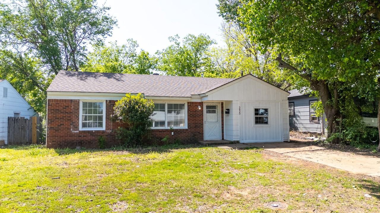 3820 Se 23rd St - Photo 3 of 21