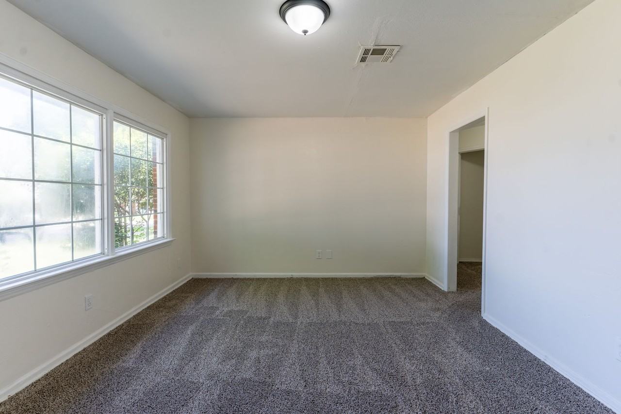 3820 Se 23rd St - Photo 6 of 21