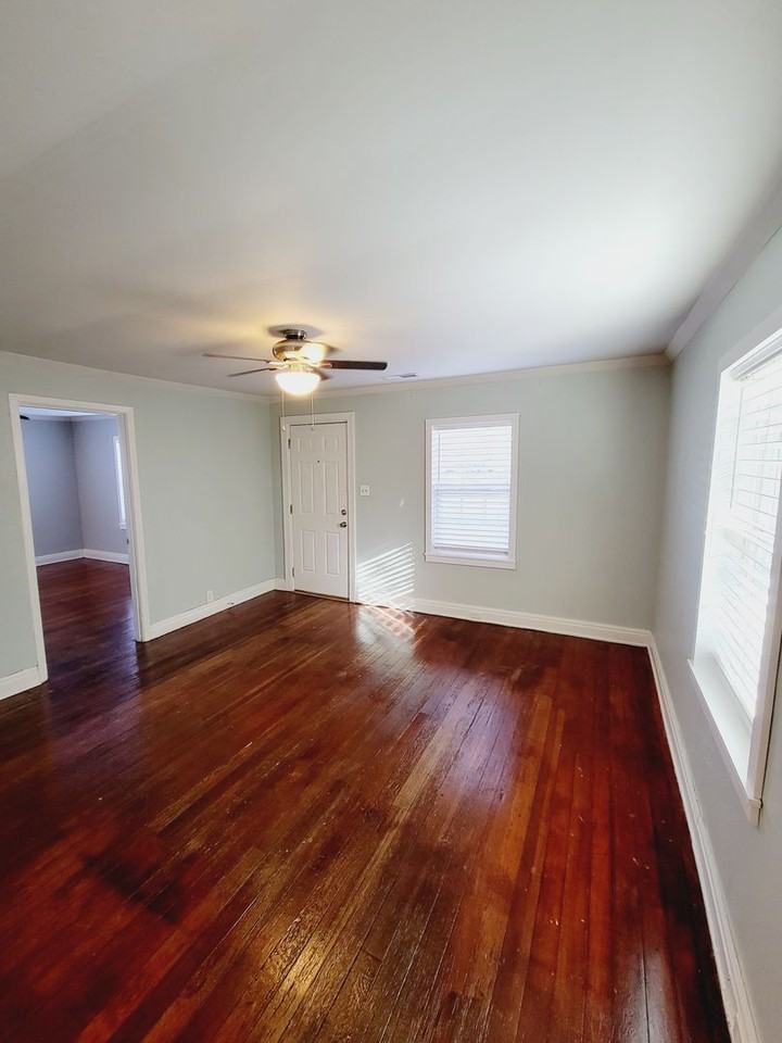 2410 Wrightsville Ave - Photo 2 of 21