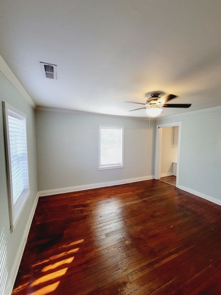 2410 Wrightsville Ave - Photo 3 of 21
