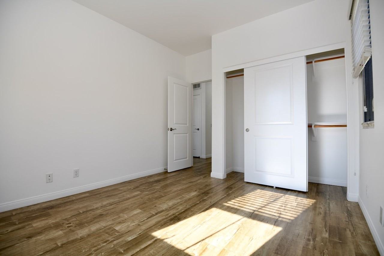 207 Midvale Ln - Photo 2 of 34
