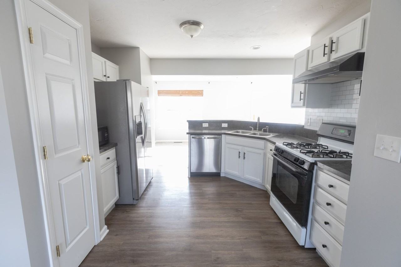 66 E Beaver St - Photo 2 of 11