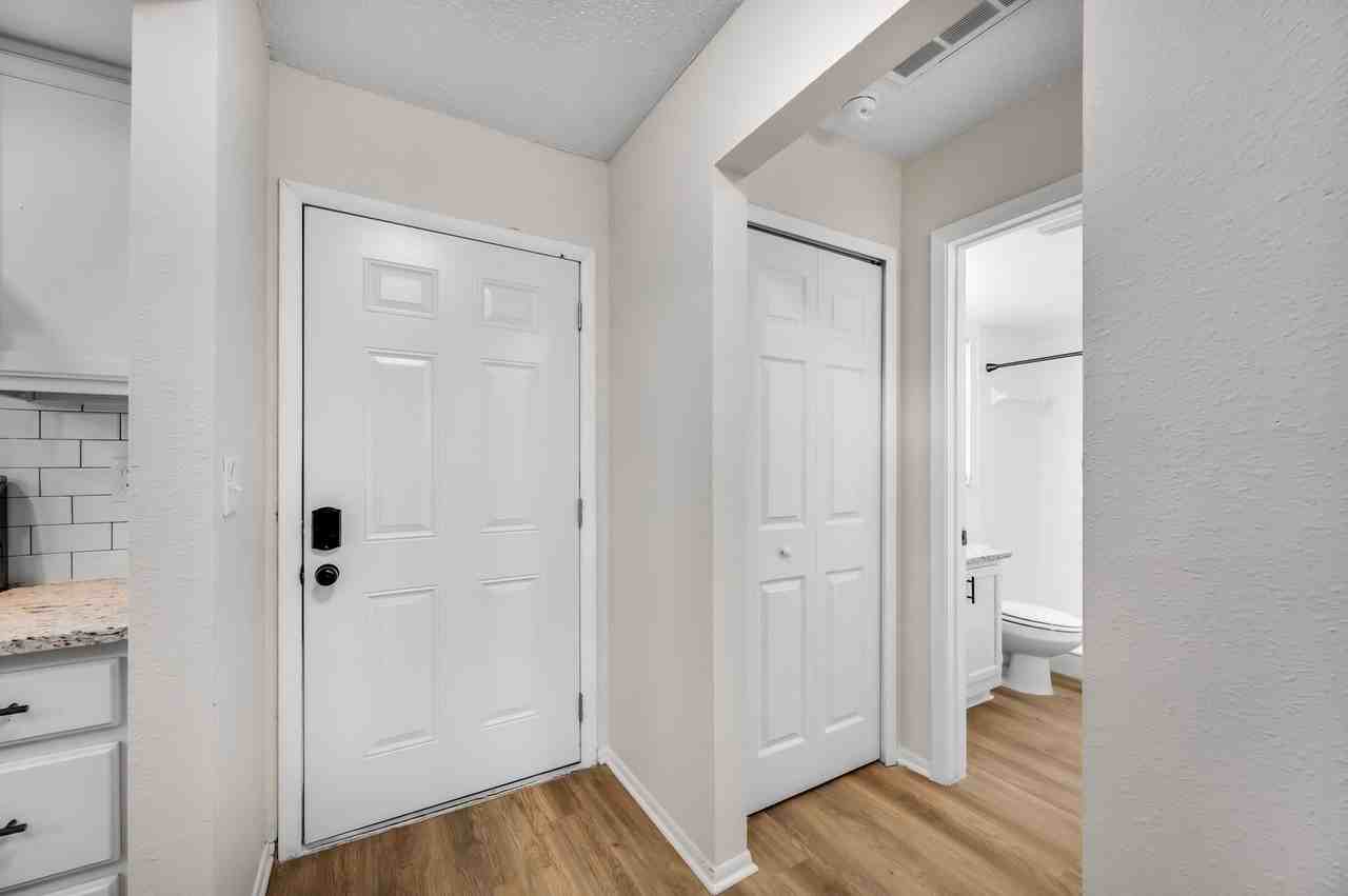 13060 Leverington St - Photo 5 of 26