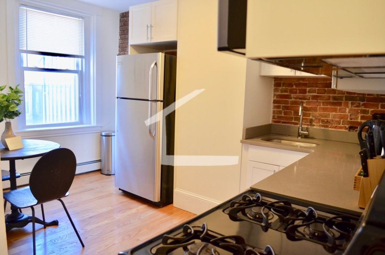 37 E Springfield St - Photo 4 of 14