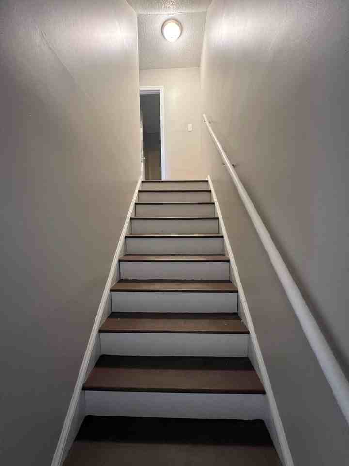 112 Colonial Cir - Photo 7 of 12