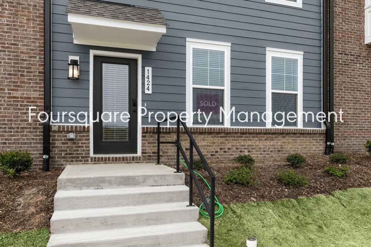 1424 Grove Village Rd - Photo 3 of 42