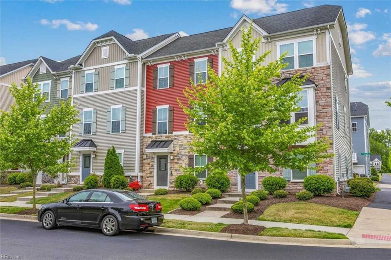 4002 Luminary Dr - Photo 2 of 34