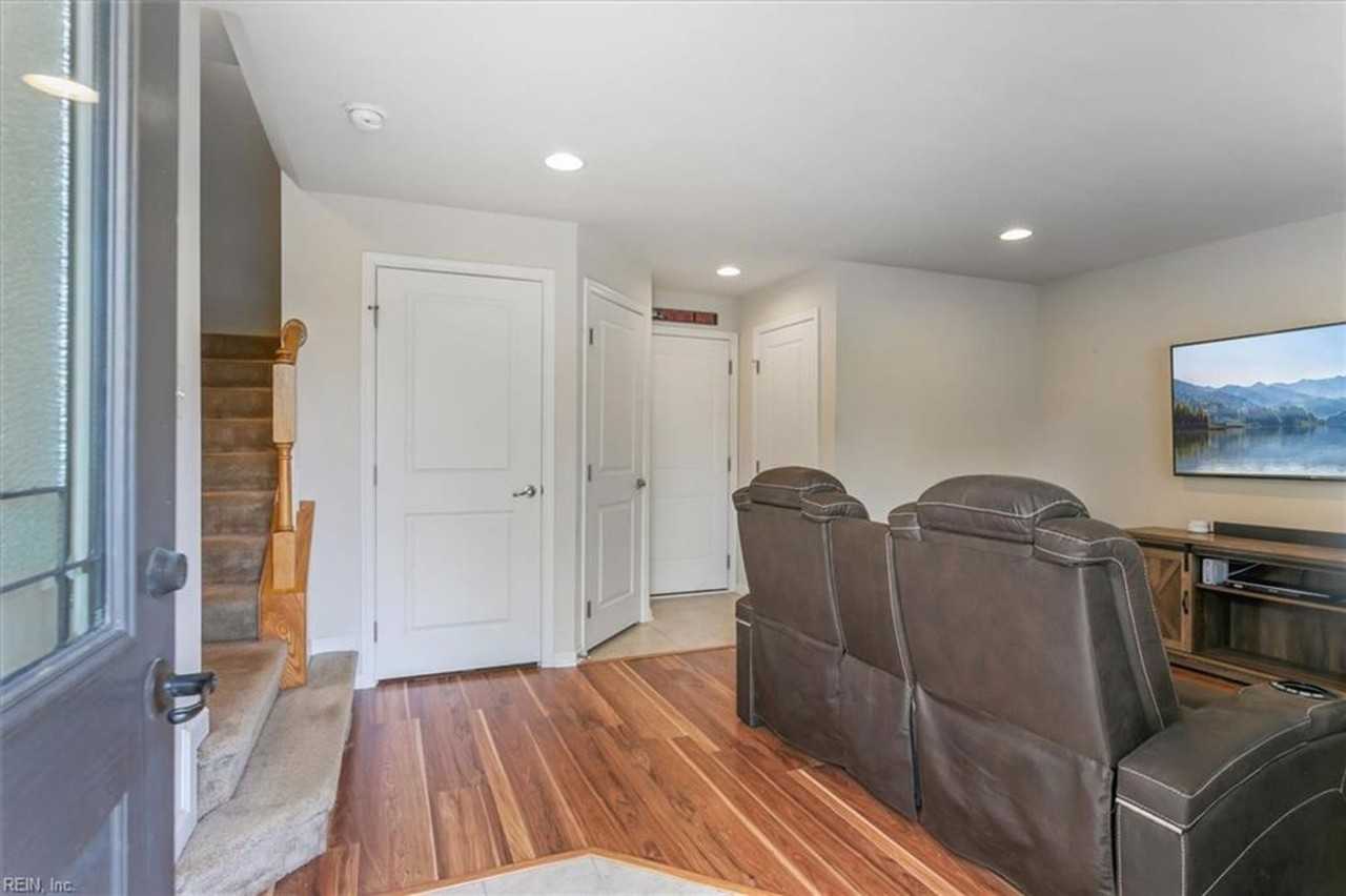 4002 Luminary Dr - Photo 5 of 34