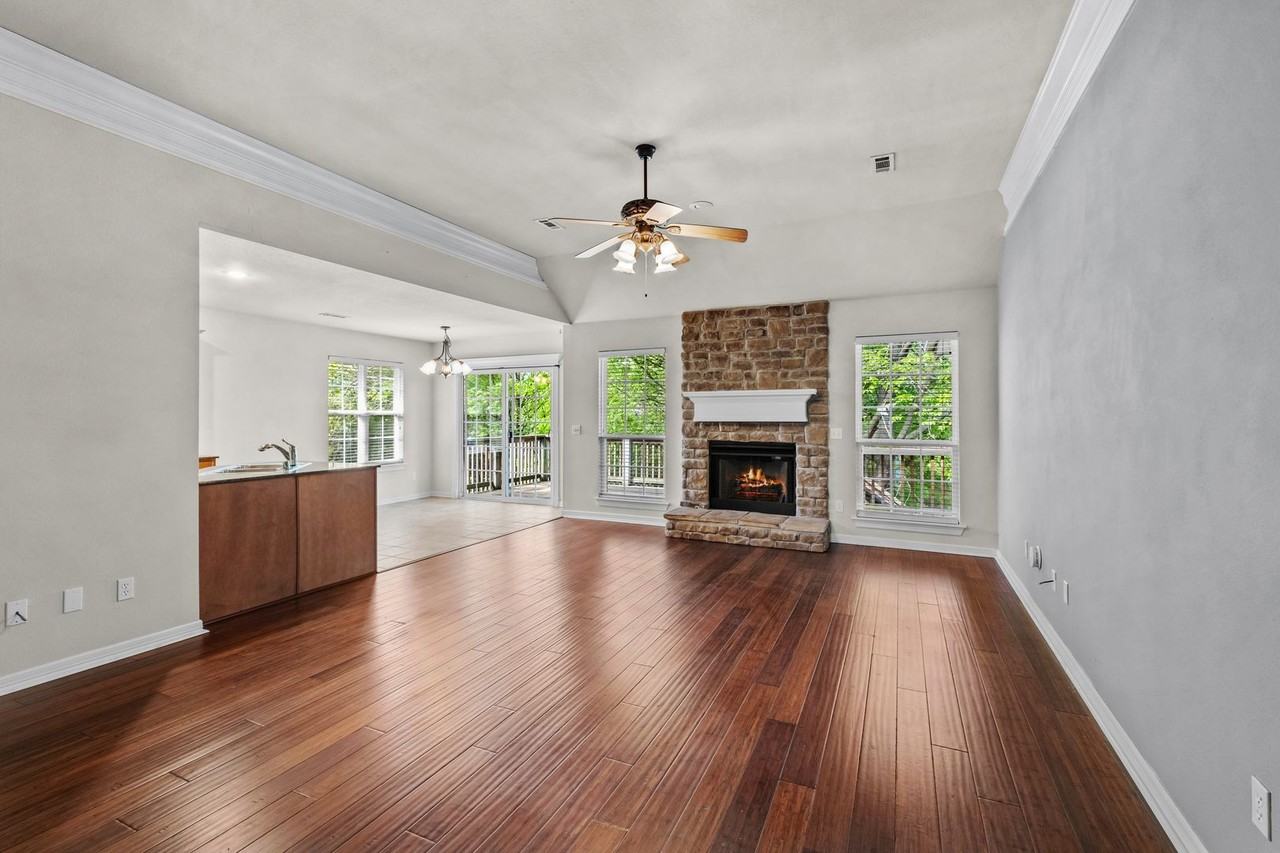 1899 N Batsford Dr - Photo 6 of 29