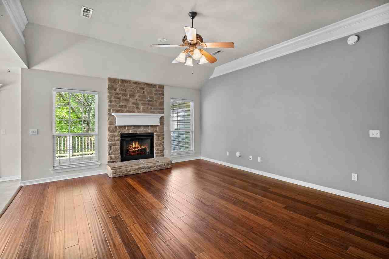 1899 N Batsford Dr - Photo 7 of 29