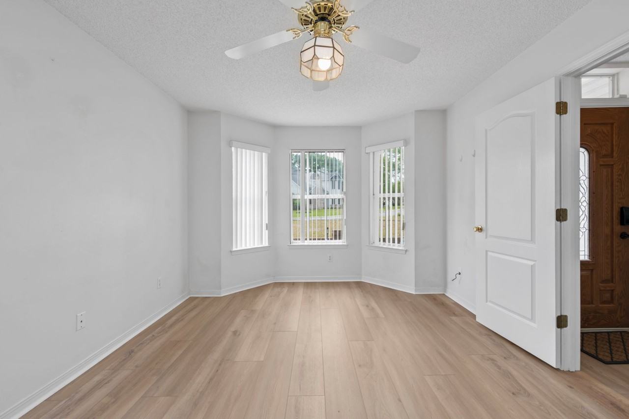 6740 Scotts Pl - Photo 4 of 41