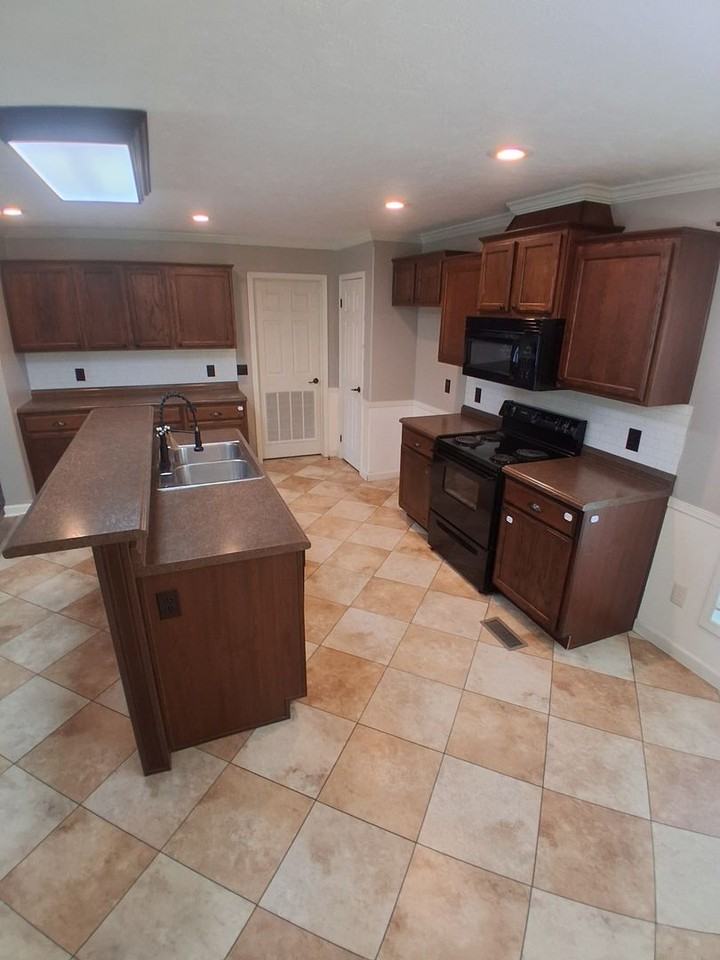 1745 Harts Ferry Rd - Photo 3 of 9