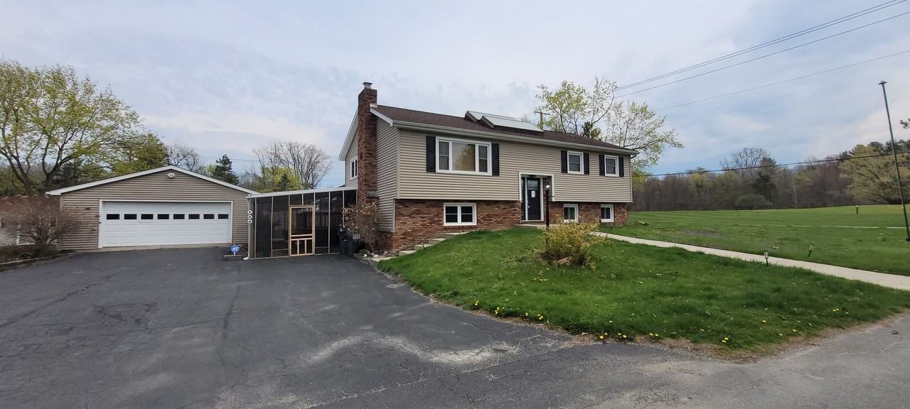 100 Smith St - Photo 2 of 50