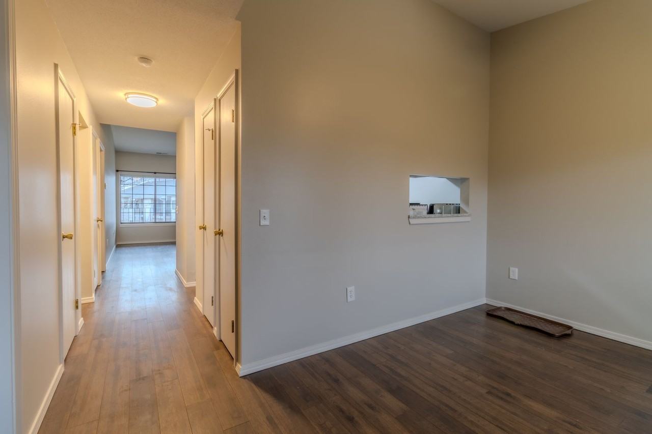 601 Riverine Dr - Photo 2 of 22