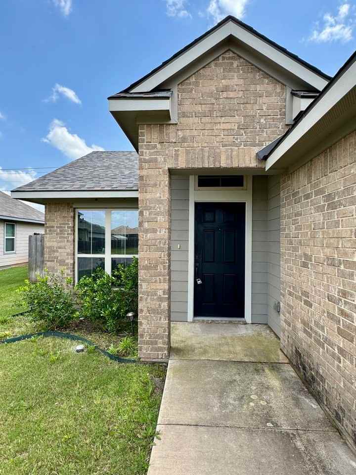 3925 S Fork Ranch Rd - Photo 2 of 14