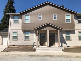 featured image of 1029 Alexis Ln N