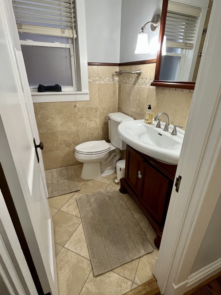 6025 Dewey Ave #1stFL - Photo 7 of 12