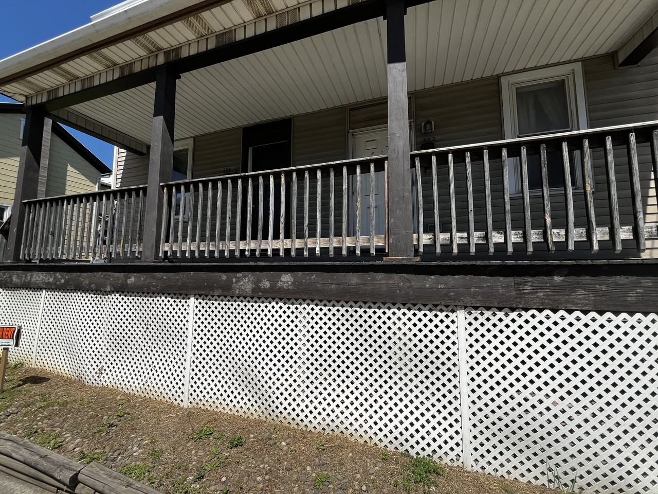 204 W Market St #204 - Photo 2 of 14