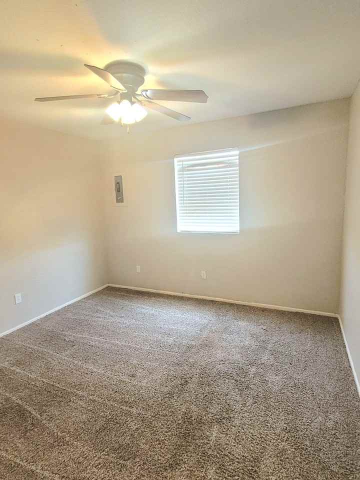 3304 Salisbury Ave #BRM2 - Photo 6 of 7