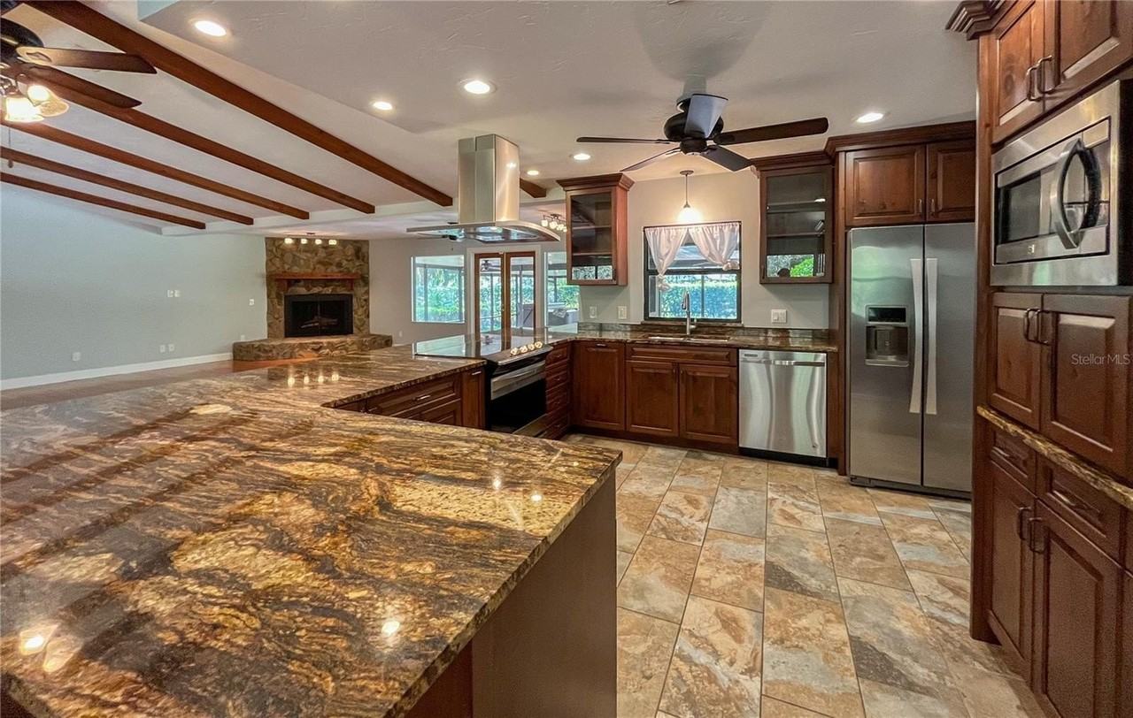 3502 Sunbeam Drive - Photo 4 of 29