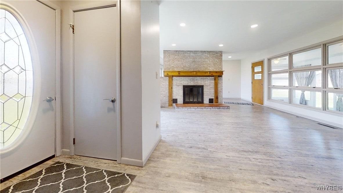 1894 E River Rd - Photo 4 of 35