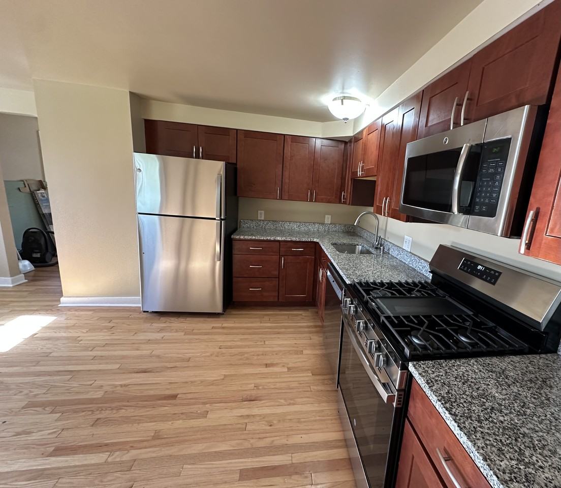 21 Bowling Ln - Photo 2 of 14