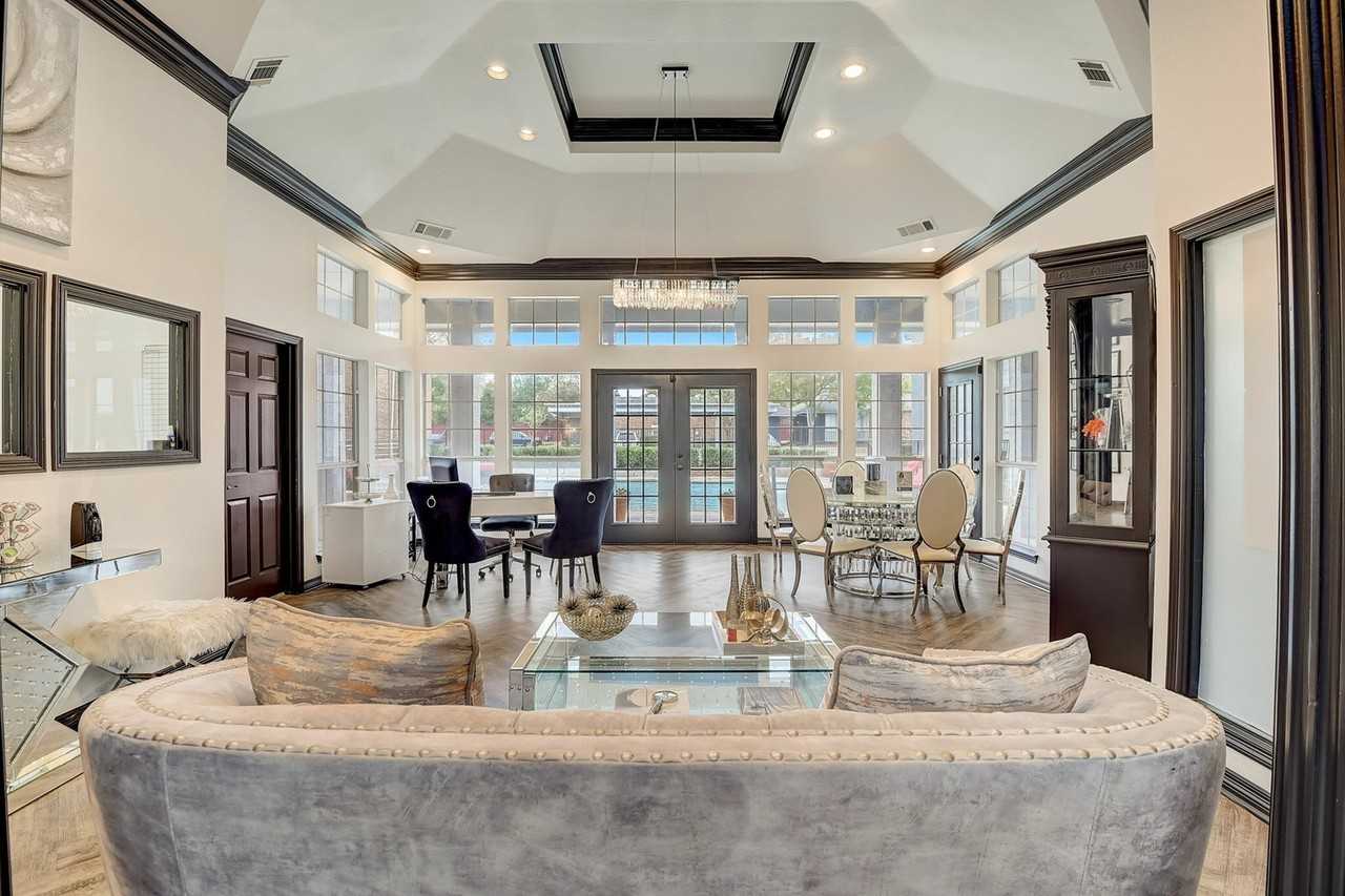 Coronado Villas - Photo 4 of 50