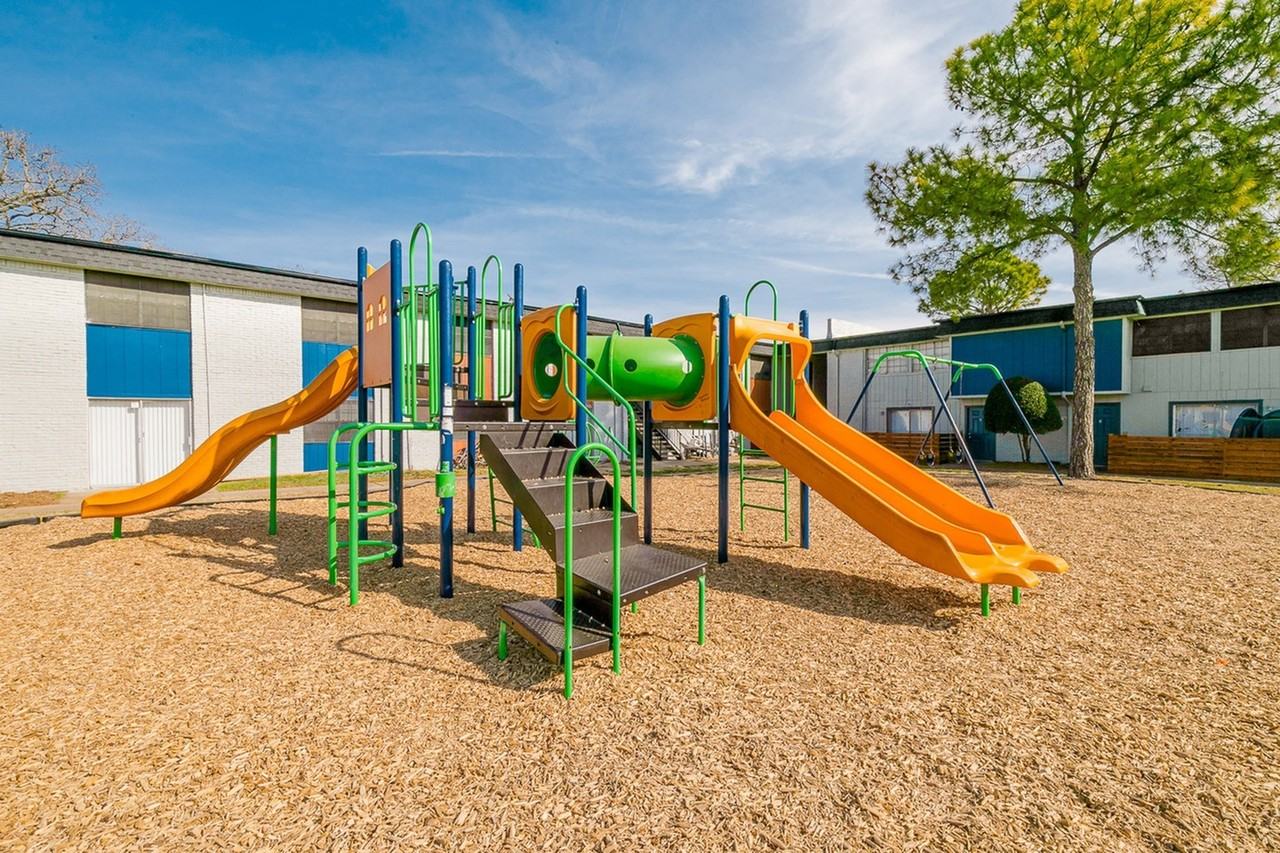 Zander Park - Photo 4 of 35