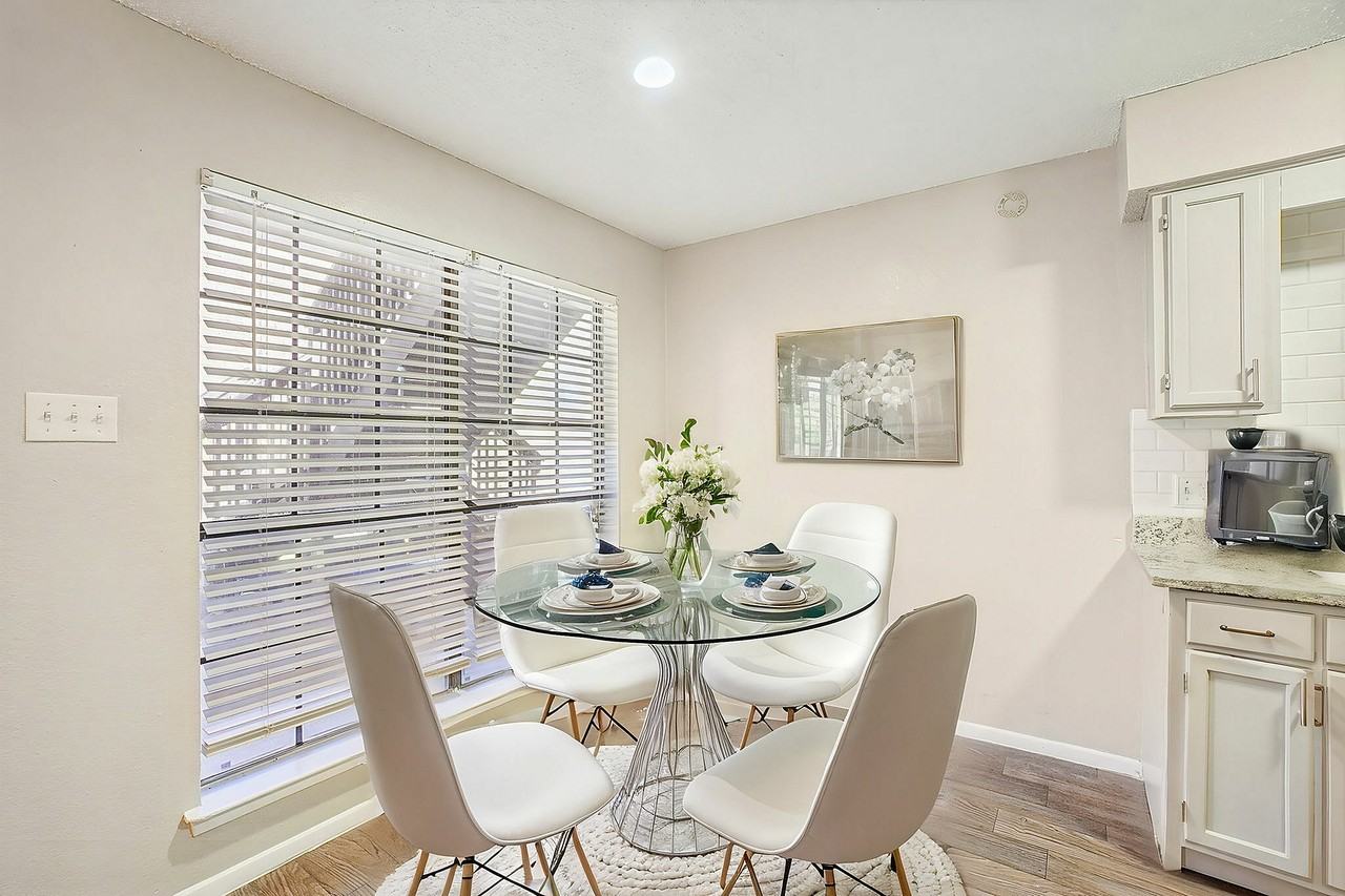 Chalk Gardens - Photo 4 of 24