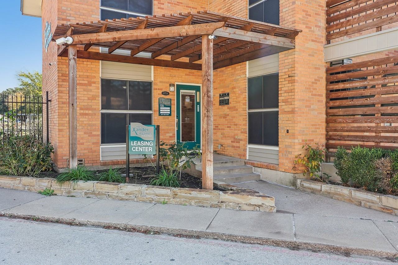 Xander at James - Photo 6 of 35