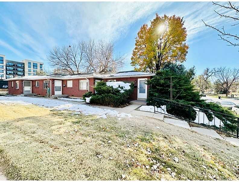 York Apartments - Photo 2 of 23