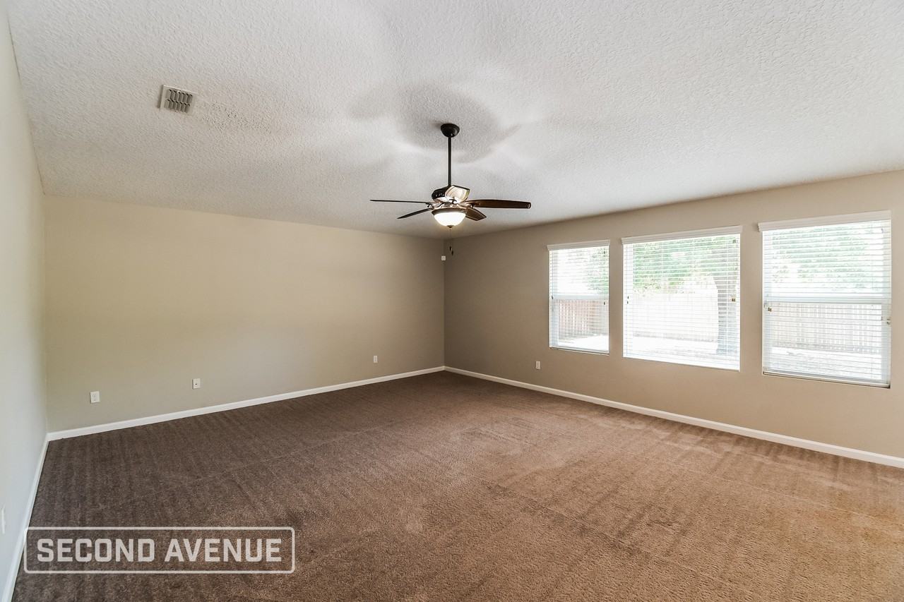 6332 Trimpe Ln - Photo 7 of 25