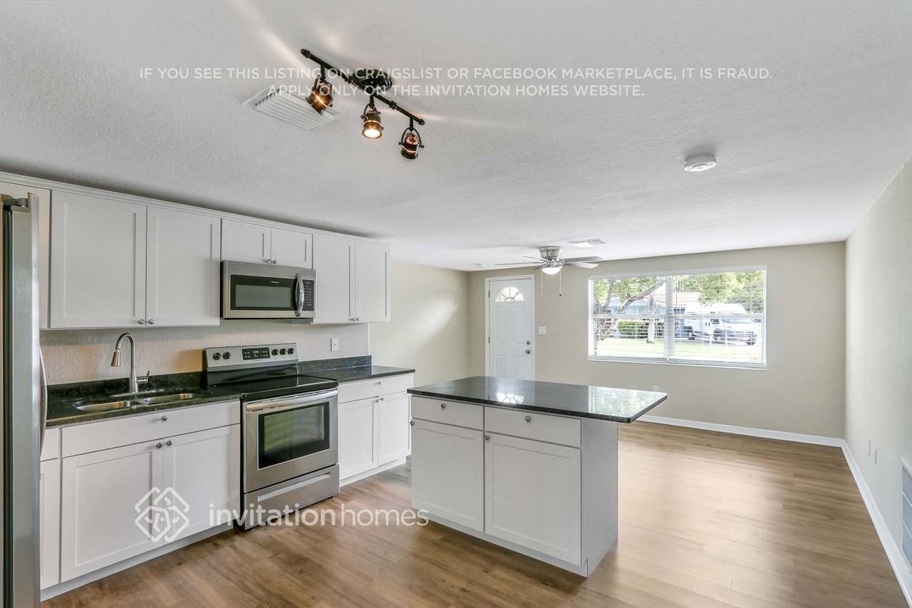 7201 Palisade Dr - Photo 5 of 27