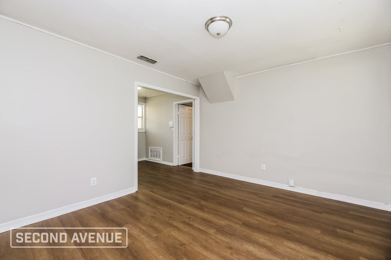 4640 Suray Ave - Photo 5 of 26