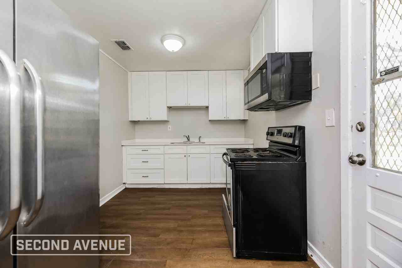 4640 Suray Ave - Photo 6 of 26