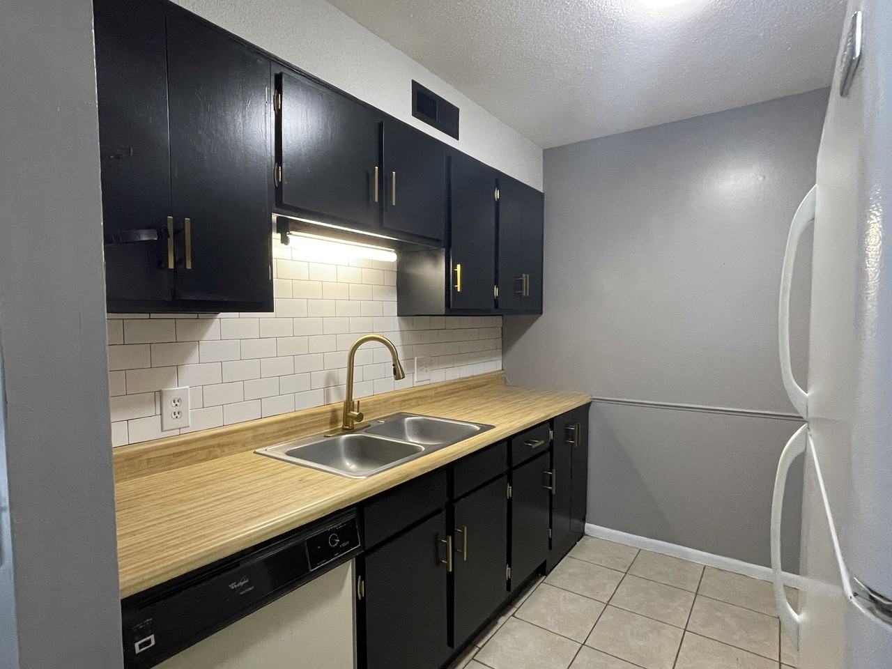 209 Apache Drive - Photo 3 of 13