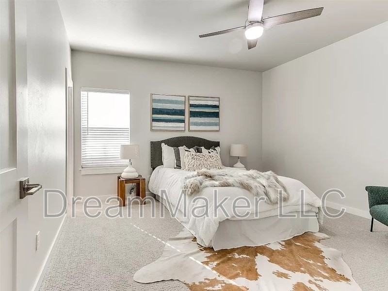 1018 Riva Pkwy - Photo 4 of 8