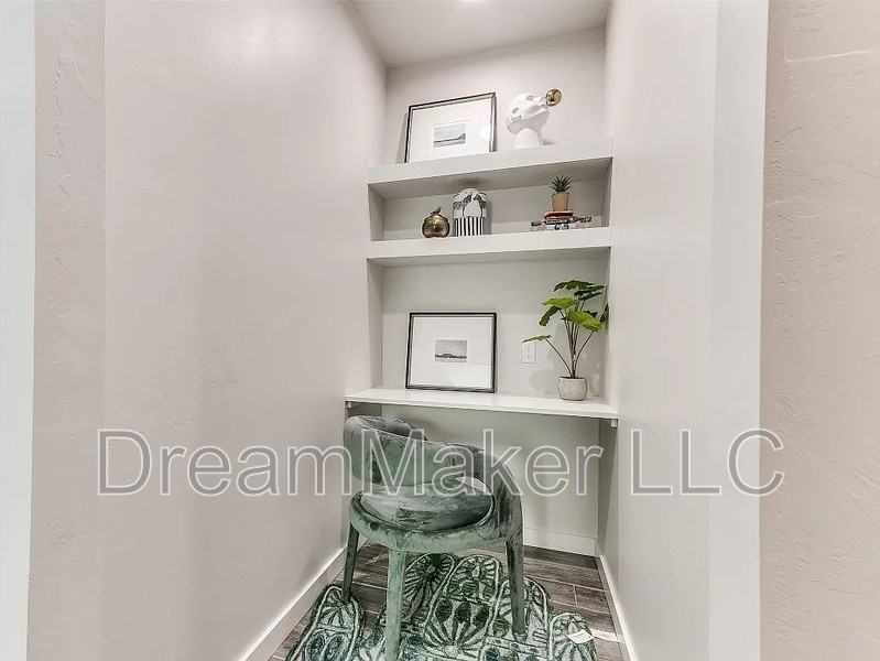 1018 Riva Pkwy - Photo 6 of 8