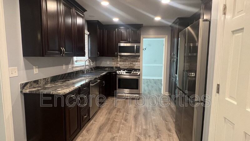 8112 Stillbreeze Dr - Photo 5 of 19