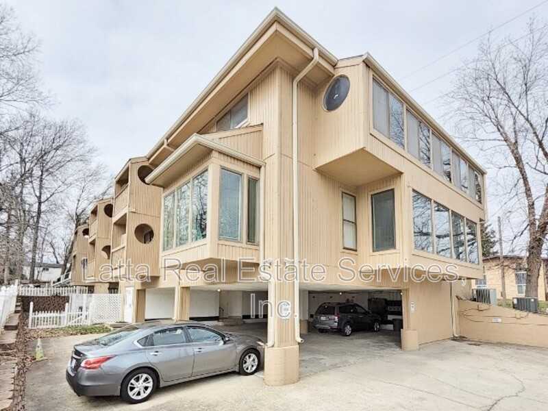 409 W Walnut St - Photo 2 of 11