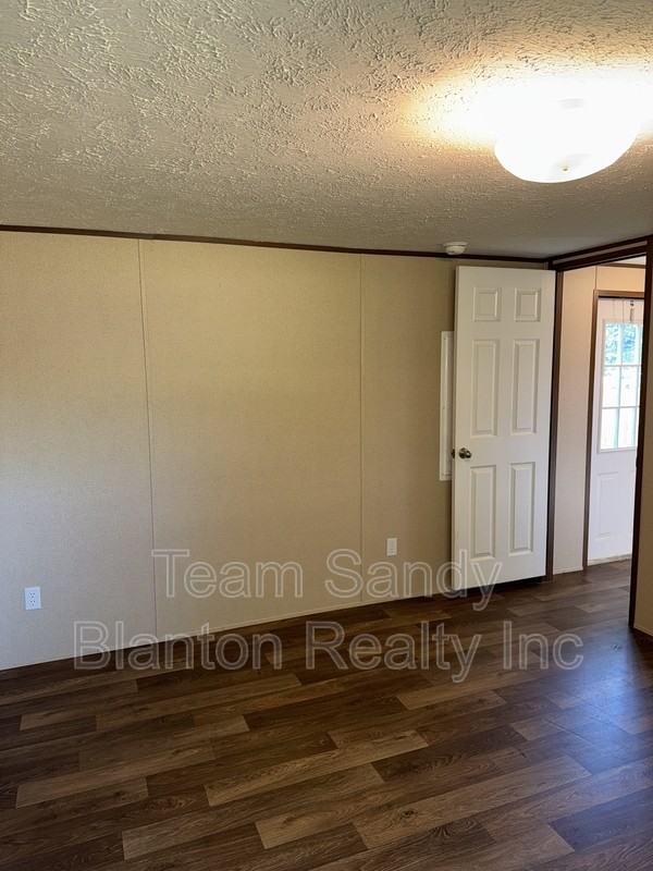 5049 Bent Tree Rd - Photo 3 of 27