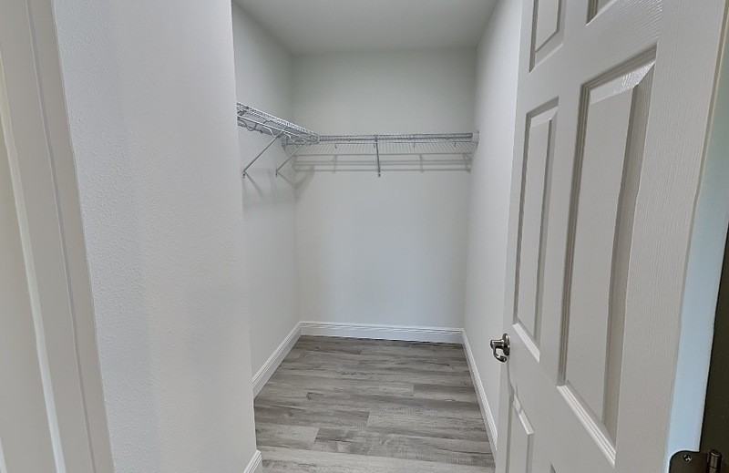 2082 W Swanson Dr - Photo 2 of 23
